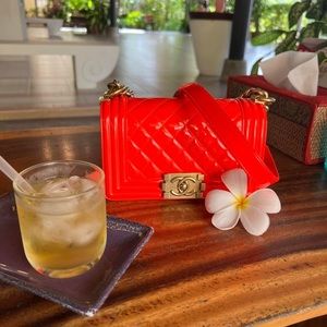 🔥STUNNING LIKE NEW!!🔥💓Chanel Boy 8” Interlocking CC Logo Patent leather GHW🌸